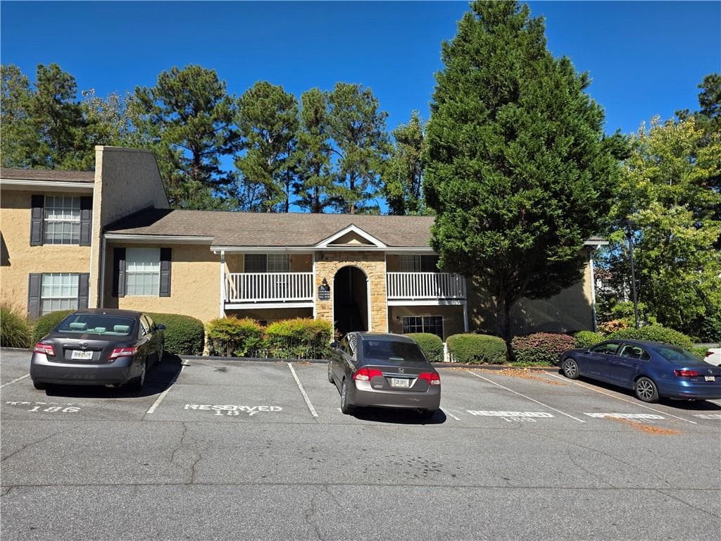 2 bedroom, 1 bathroom, 980 sq ft condominium for rent at 3120 Seven Pines Court 11, Atlanta, GA 30339 for $1,800 a month — photo 1 of 10