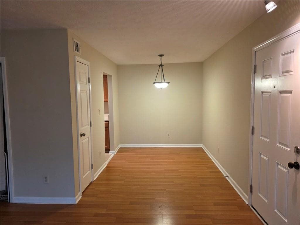 2 bedroom, 1 bathroom, 980 sq ft condominium for rent at 3120 Seven Pines Court 11, Atlanta, GA 30339 for $1,800 a month — photo 3