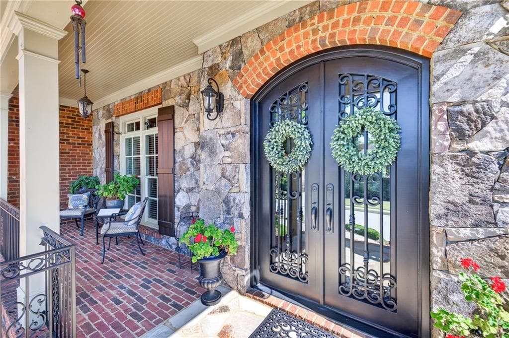 5 bedroom, 4 bathroom, 5,190 sq ft single family residence for sale at 2067 Stonewater Court, Hoschton, GA 30548 — photo 2