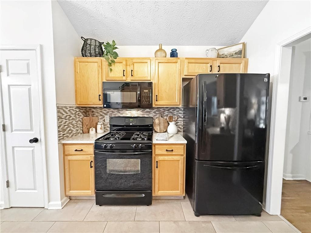 4 bedroom, 2 bathroom, 1,775 sq ft single family residence for sale at 5309 Leecroft Drive, Sugar Hill, GA 30518 — photo 7