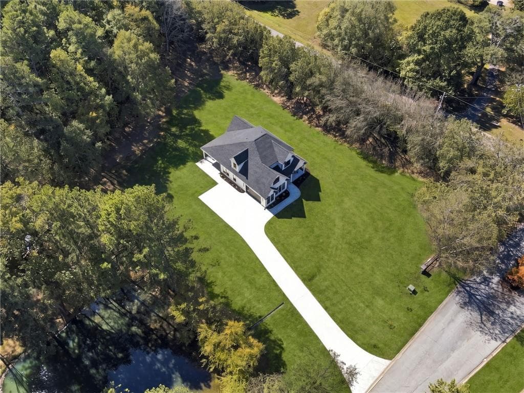 3 bedroom, 3 bathroom, 3,039 sq ft single family residence for sale at 2466 Meredith Drive, Loganville, GA 30052 — photo 6