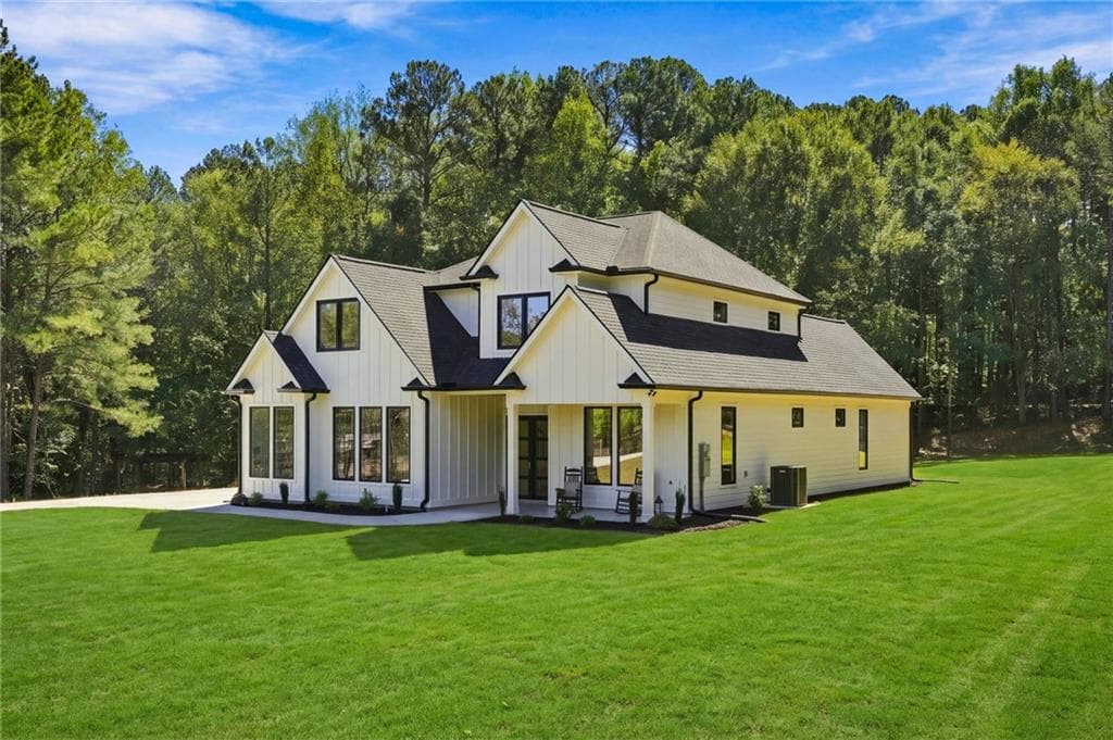 3 bedroom, 3 bathroom, 3,039 sq ft single family residence for sale at 2466 Meredith Drive, Loganville, GA 30052 — photo 8