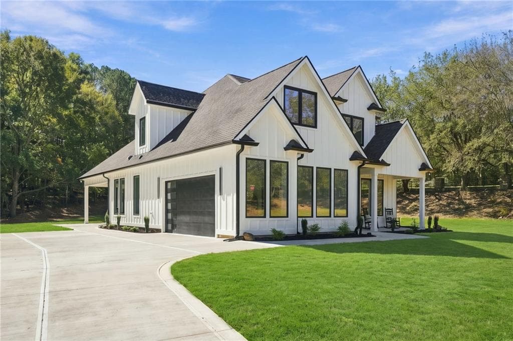 3 bedroom, 3 bathroom, 3,039 sq ft single family residence for sale at 2466 Meredith Drive, Loganville, GA 30052 — photo 9