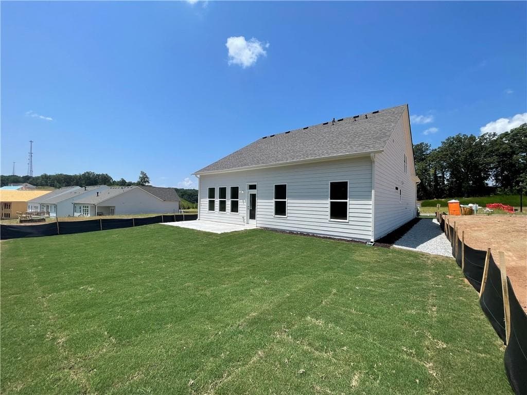 3 bedroom, 4 bathroom, 2,600 sq ft single family residence for sale at 1972 Assembly Circle (Lot 104), Gainesville, GA 30501 — photo 8