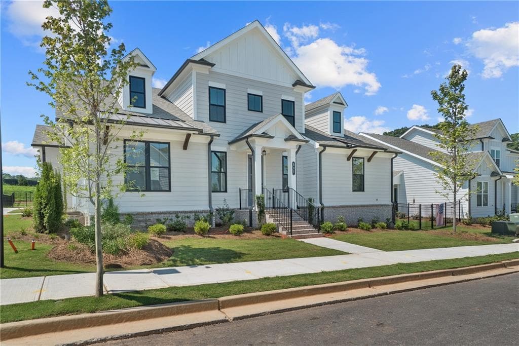 3 bedroom, 3 bathroom, 2,300 sq ft single family residence for sale at 587 Gavitt Drive, Cumming, GA 30040 — photo 2