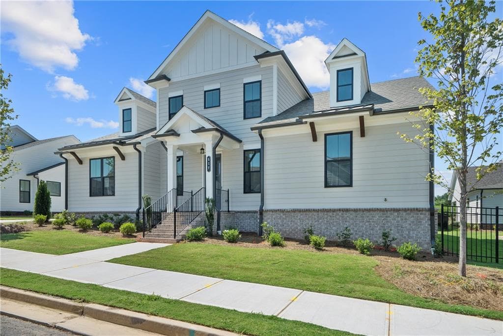 3 bedroom, 3 bathroom, 2,300 sq ft single family residence for sale at 587 Gavitt Drive, Cumming, GA 30040 — photo 3