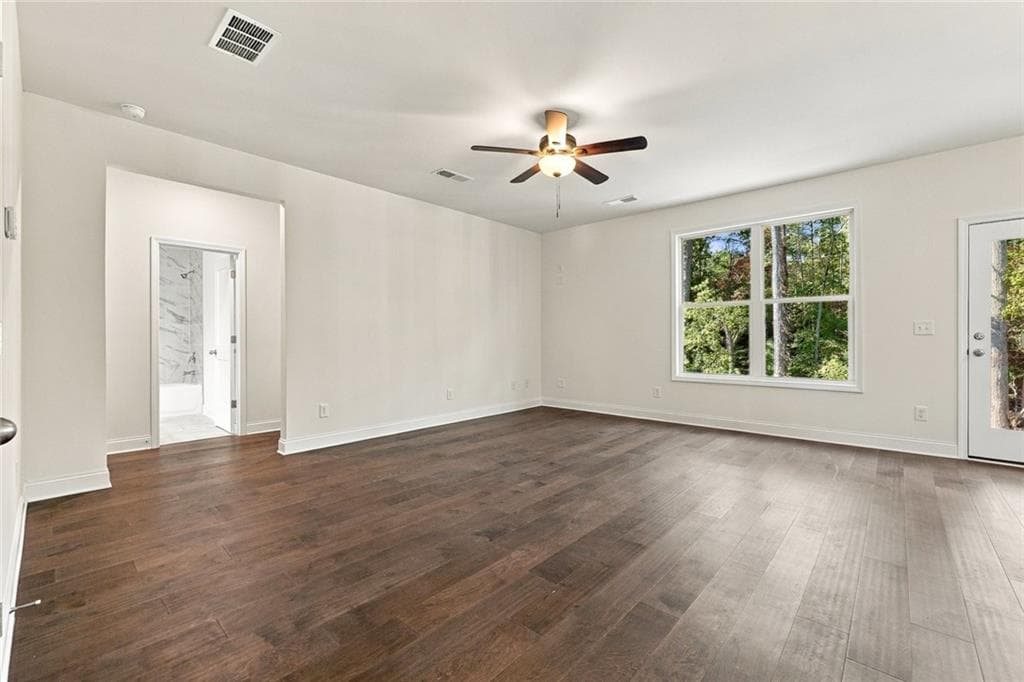 5 bedroom, 3 bathroom, 2,800 sq ft single family residence for rent at 5936 Creek Indian Drive, Sugar Hill, GA 30518 for $3,500 a month — photo 8