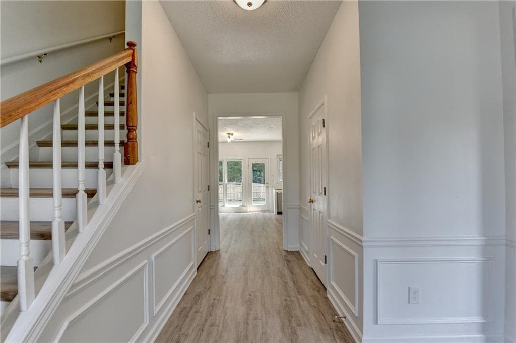 4 bedroom, 3 bathroom, 2,104 sq ft single family residence for rent at 10795 Glenbarr Drive, Johns Creek, GA 30097 for $3,180 a month — photo 7