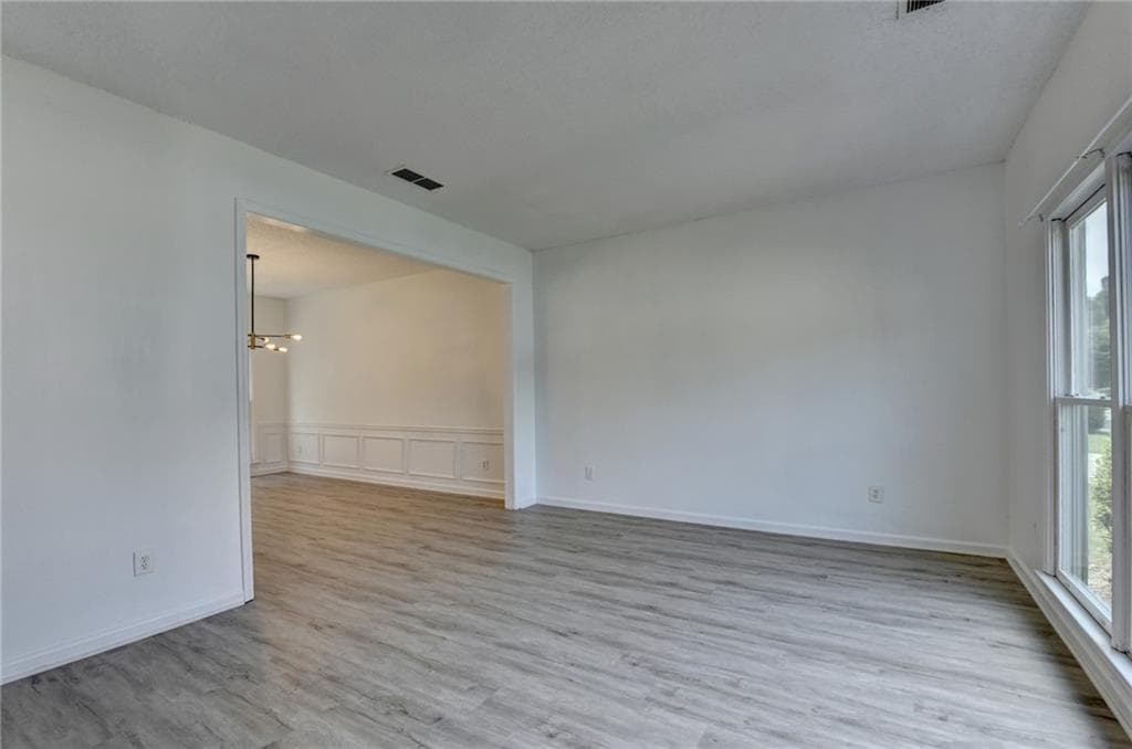 4 bedroom, 3 bathroom, 2,104 sq ft single family residence for rent at 10795 Glenbarr Drive, Johns Creek, GA 30097 for $3,180 a month — photo 8