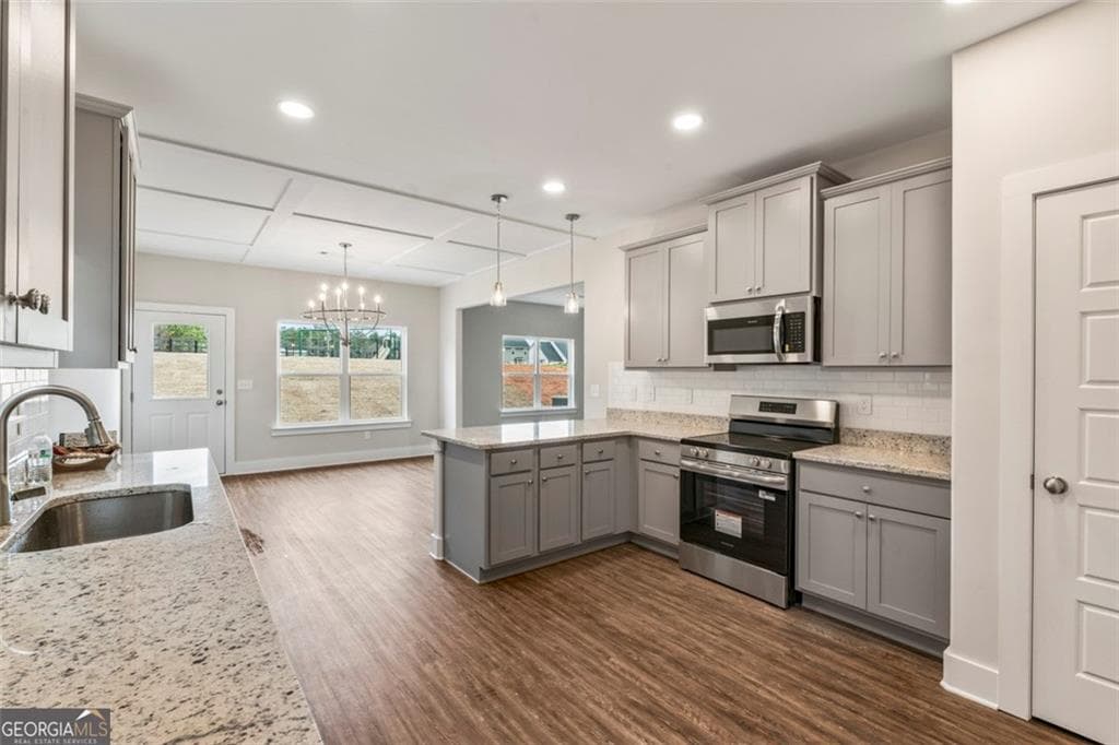4 bedroom, 3 bathroom, 2,188 sq ft single family residence for sale at 11201 Cornerstone Way, Hampton, GA 30228 — photo 5