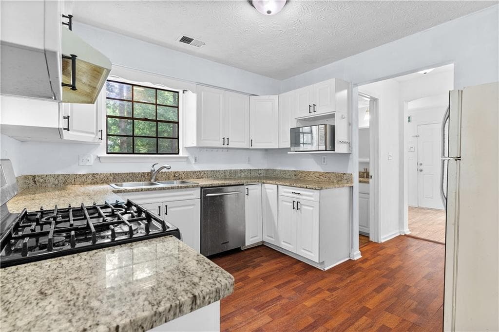 4 bedroom, 3 bathroom, 1,874 sq ft single family residence for rent at 2568 Redfield Drive, Norcross, GA 30071 for $2,499 a month — photo 8