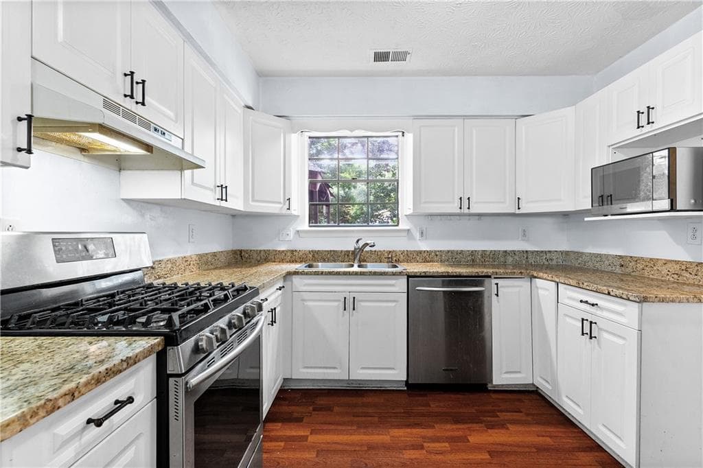4 bedroom, 3 bathroom, 1,874 sq ft single family residence for rent at 2568 Redfield Drive, Norcross, GA 30071 for $2,499 a month — photo 9
