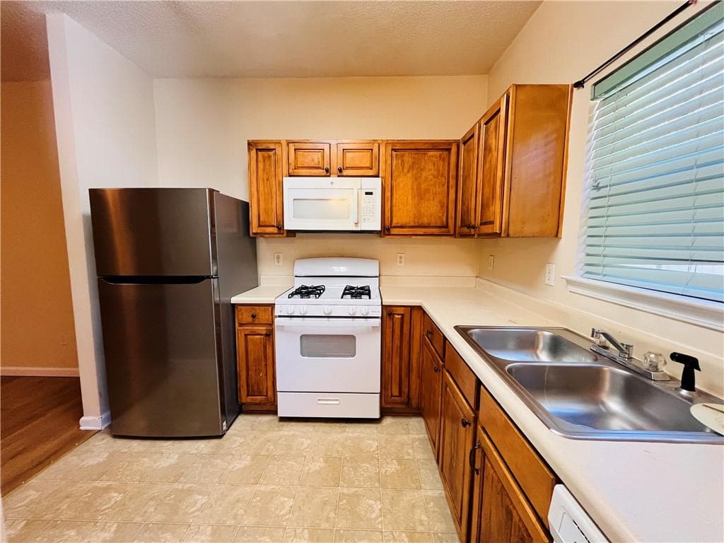 3 bedroom, 3 bathroom, 1,602 sq ft townhouse for rent at 3841 Pleasant Oaks Drive, Lawrenceville, GA 30044 for $2,000 a month — photo 10