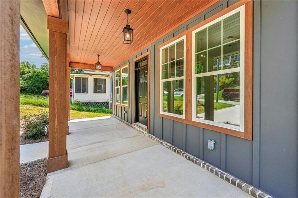 4 bedroom, 3 bathroom, 3,054 sq ft single family residence for sale at 1179 Booker Avenue, Atlanta, GA 30310 — photo 2