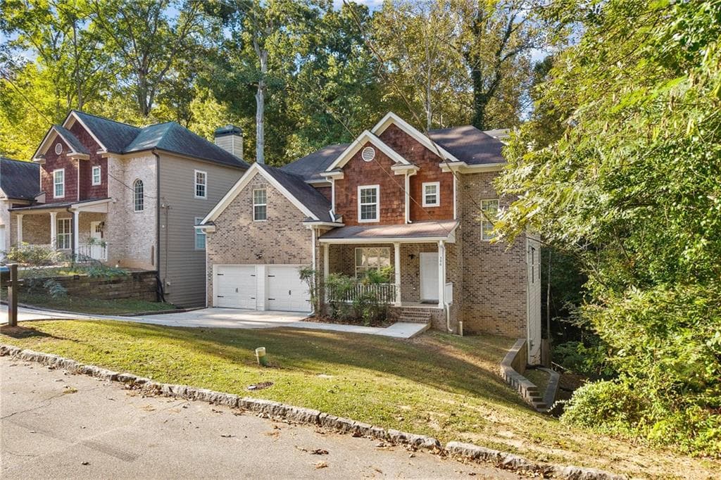 5 bedroom, 3 bathroom, 2,600 sq ft single family residence for sale at 506 Waterford Road, Atlanta, GA 30318 — photo 3