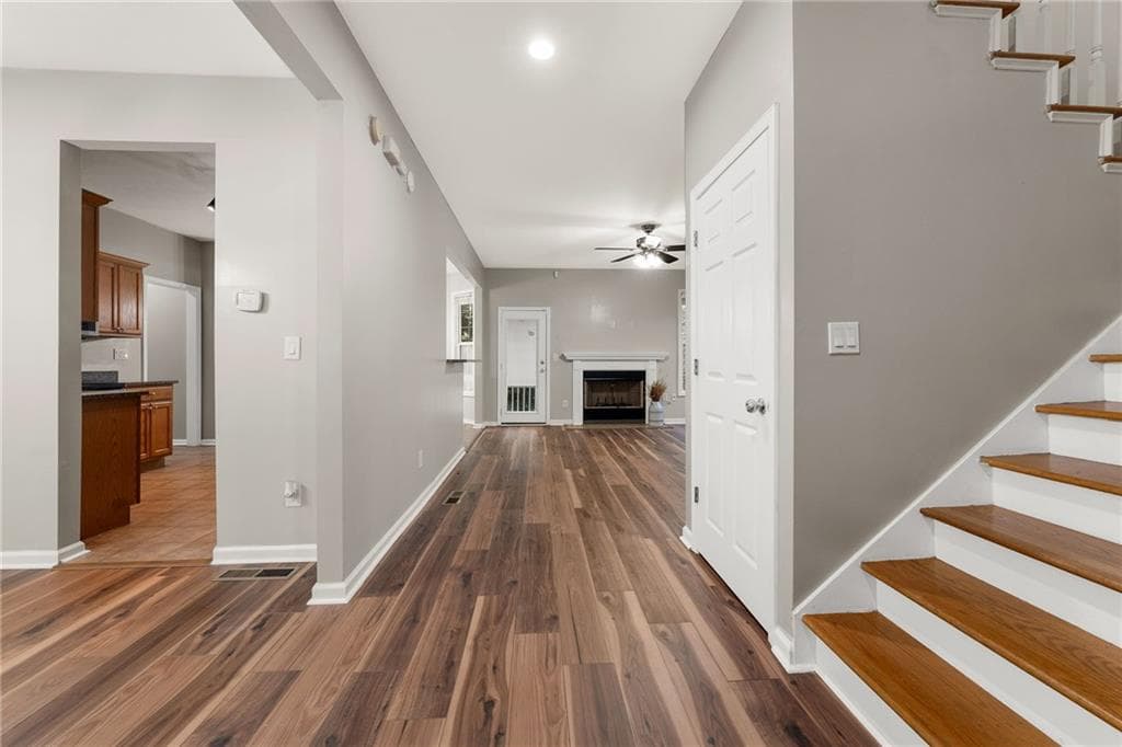 5 bedroom, 3 bathroom, 2,600 sq ft single family residence for sale at 506 Waterford Road, Atlanta, GA 30318 — photo 6
