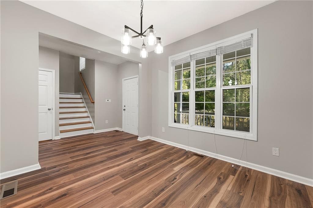 5 bedroom, 3 bathroom, 2,600 sq ft single family residence for sale at 506 Waterford Road, Atlanta, GA 30318 — photo 8