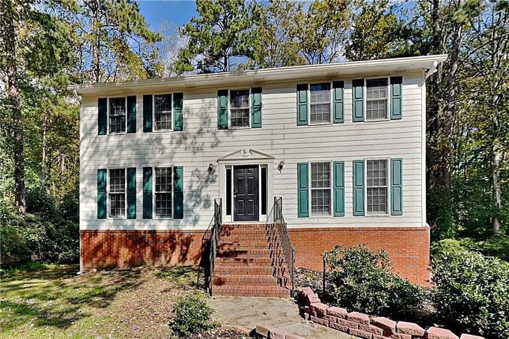 4 bedroom, 3 bathroom, 2,721 sq ft single family residence for rent at 4232 Glenforest Way, Roswell, GA 30075 for $2,700 a month — photo 1 of 23