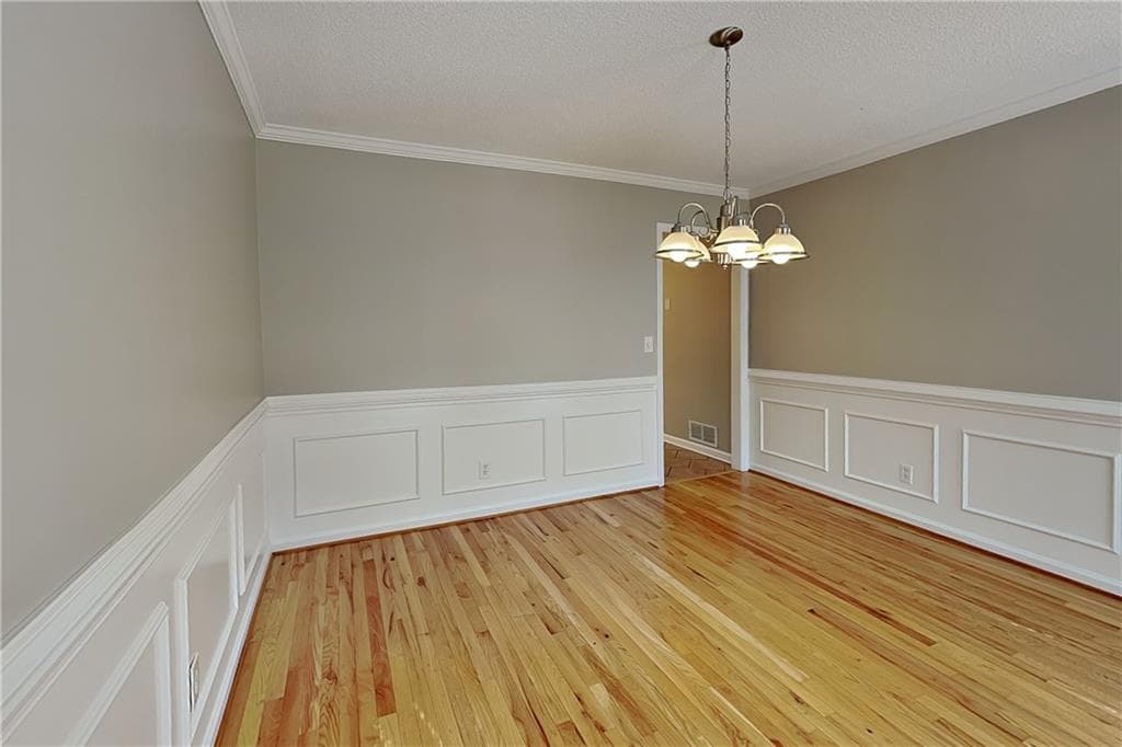 4 bedroom, 3 bathroom, 2,721 sq ft single family residence for rent at 4232 Glenforest Way, Roswell, GA 30075 for $2,700 a month — photo 8