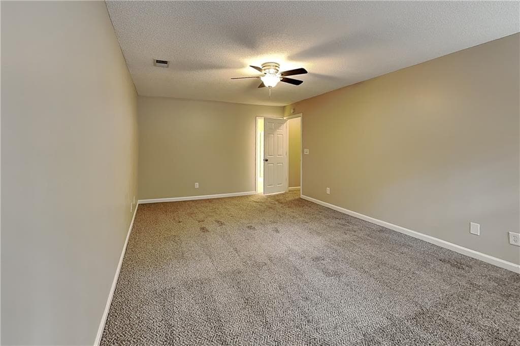 4 bedroom, 3 bathroom, 2,721 sq ft single family residence for rent at 4232 Glenforest Way, Roswell, GA 30075 for $2,700 a month — photo 9