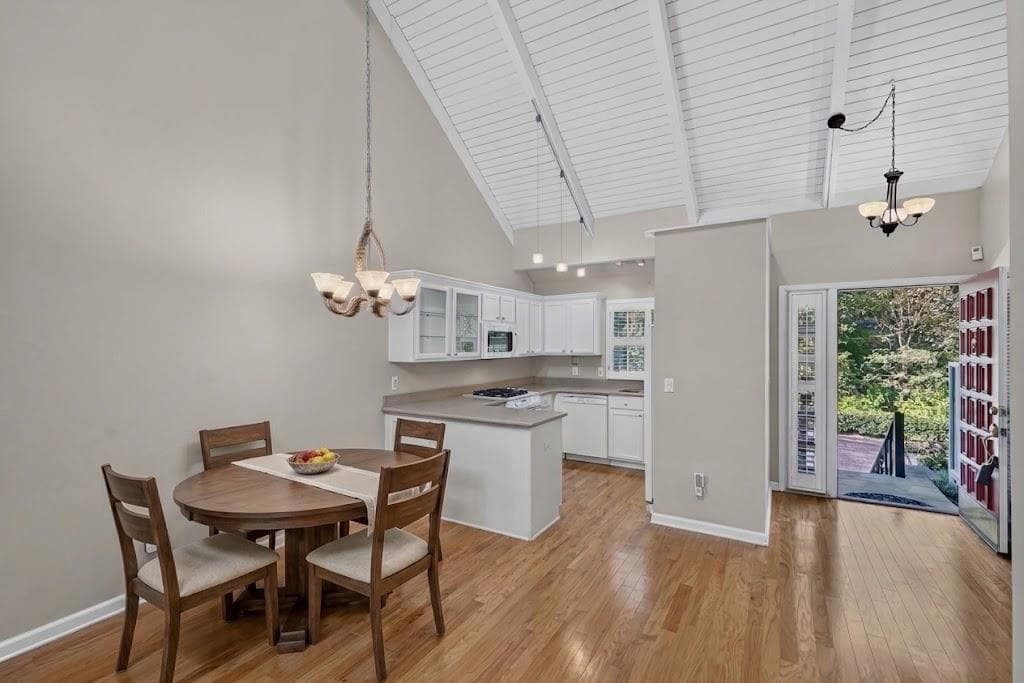 2 bedroom, 2 bathroom, 1,072 sq ft townhouse for sale at 1411 N Druid Hills Road, Brookhaven, GA 30319 — photo 6