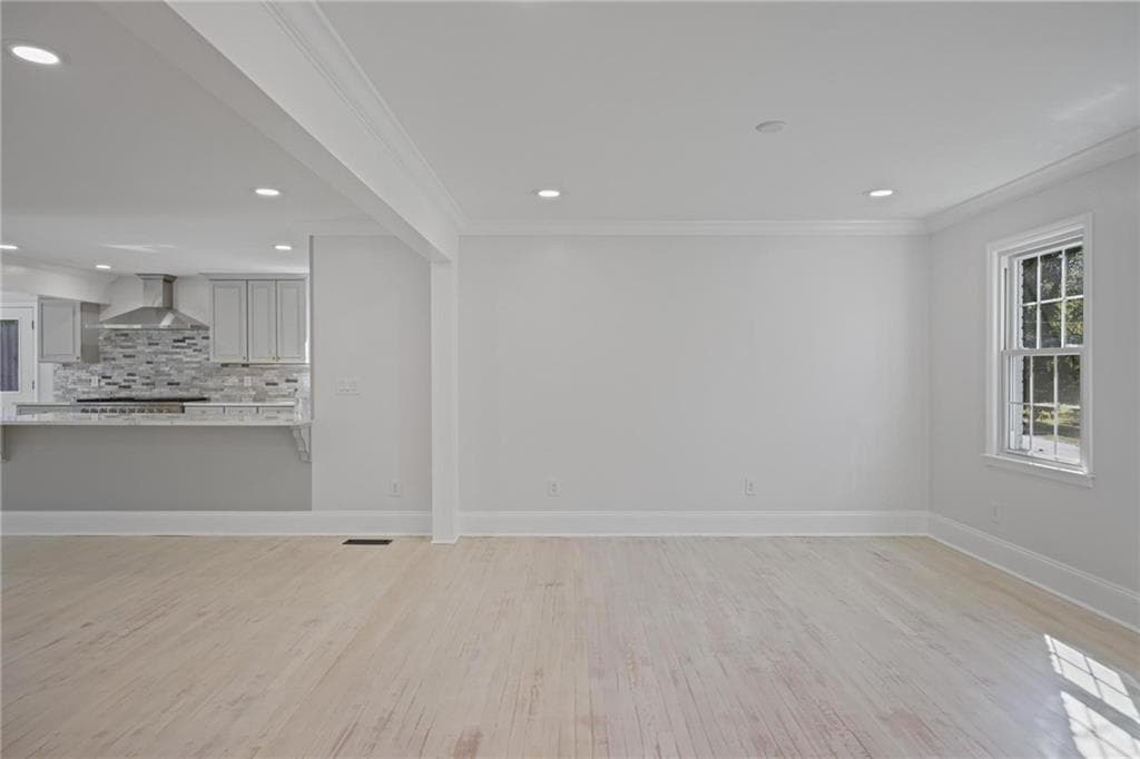 3 bedroom, 3 bathroom, 2,014 sq ft single family residence for sale at 663 Foxcroft Circle, Marietta, GA 30067 — photo 5