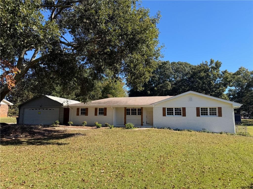 3 bedroom, 2 bathroom, 1,716 sq ft single family residence for rent at 2642 Skyland Drive, Snellville, GA 30078 for $2,600 a month — photo 1 of 25