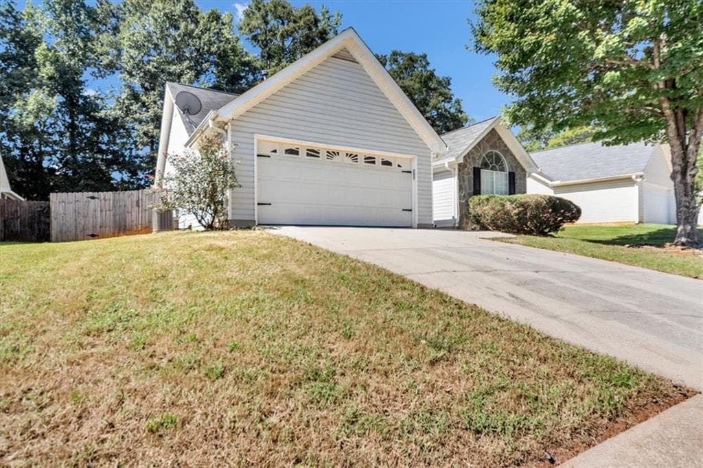 3 bedroom, 2 bathroom single family residence for rent at 208 Coldsprings Court, Mcdonough, GA 30253 for $2,000 a month — photo 2