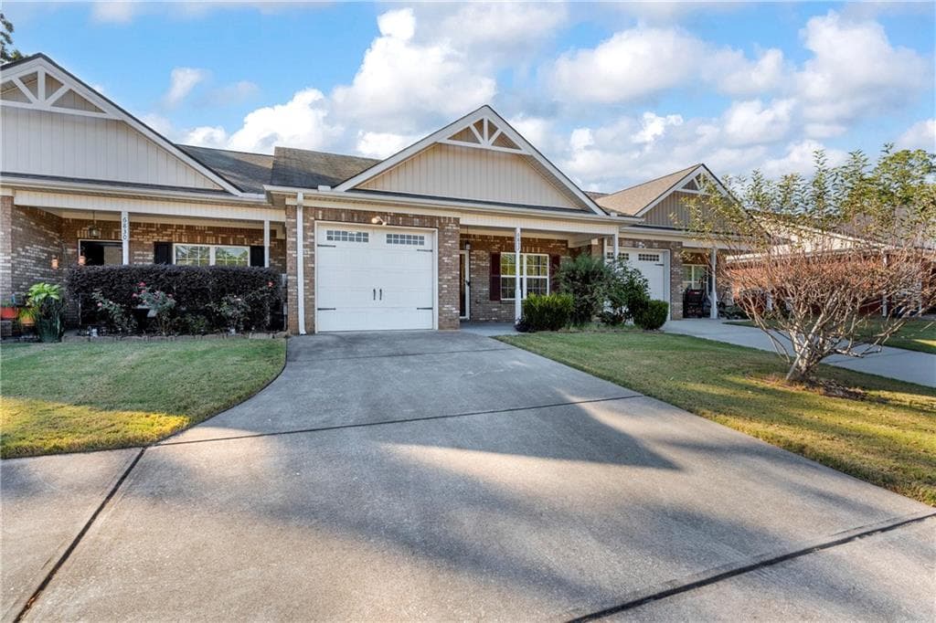 2 bedroom, 2 bathroom, 1,176 sq ft townhouse for sale at 6832 Tara Oaks Drive, Riverdale, GA 30274