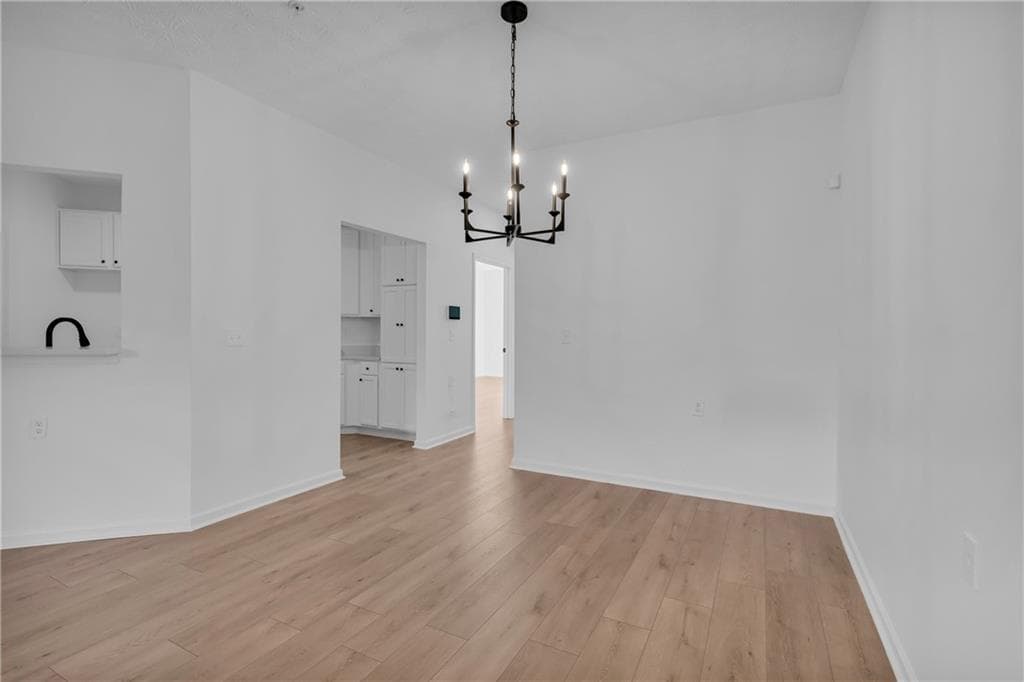 2 bedroom, 2 bathroom, 1,176 sq ft townhouse for sale at 6832 Tara Oaks Drive, Riverdale, GA 30274 — photo 10