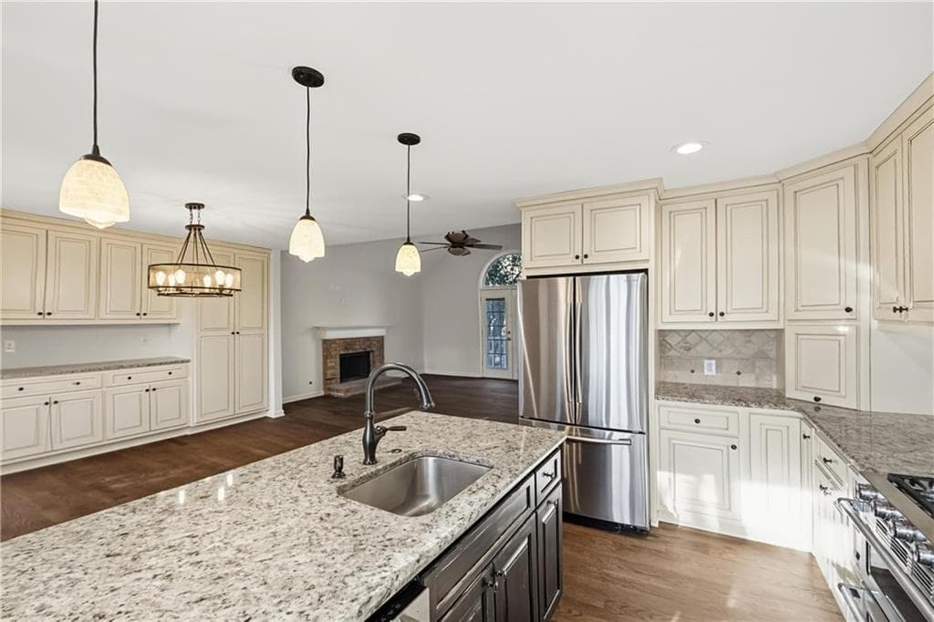 3 bedroom, 3 bathroom, 1,954 sq ft single family residence for sale at 1608 Barrier Road, Marietta, GA 30066 — photo 8