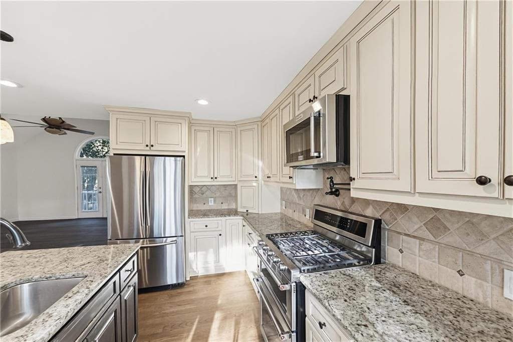 3 bedroom, 3 bathroom, 1,954 sq ft single family residence for sale at 1608 Barrier Road, Marietta, GA 30066 — photo 9