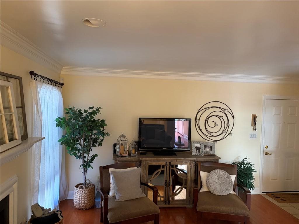 2 bedroom, 3 bathroom, 1,366 sq ft townhouse for rent at 110 Mount Vernon Circle, Sandy Springs, GA 30338 for $2,300 a month — photo 5