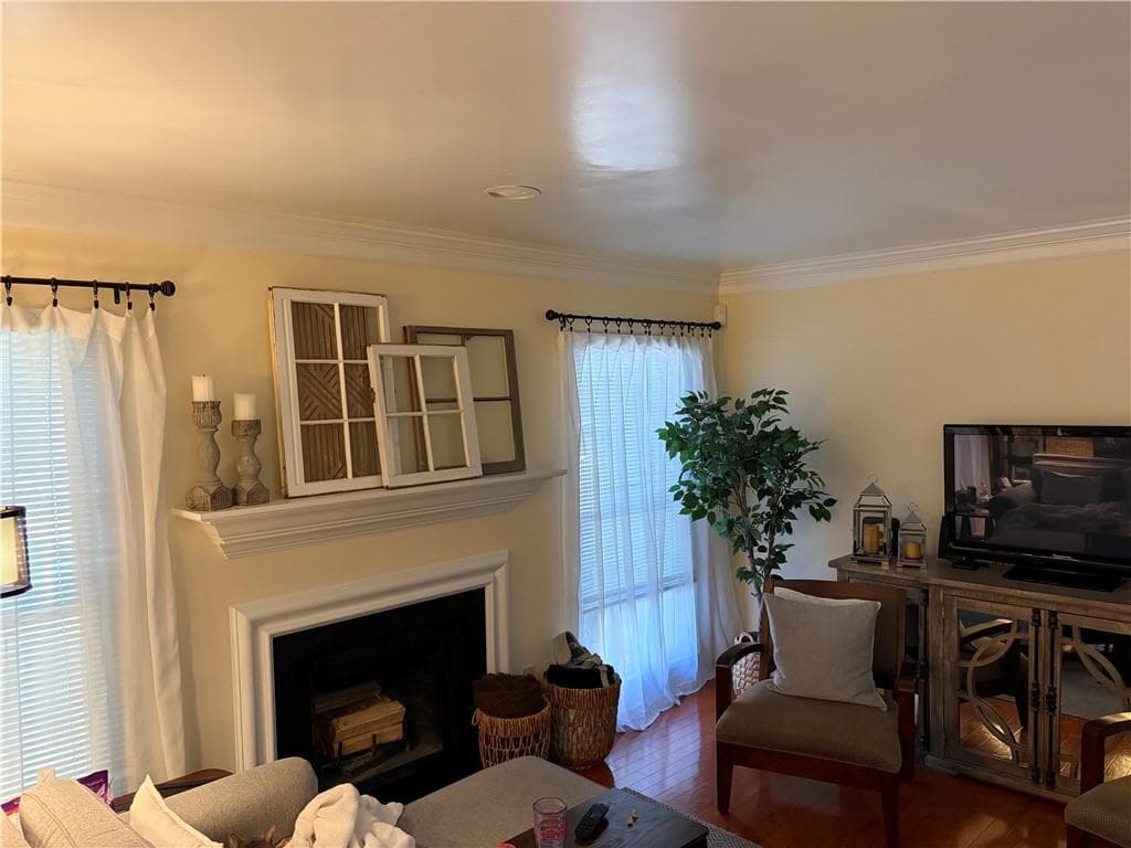 2 bedroom, 3 bathroom, 1,366 sq ft townhouse for rent at 110 Mount Vernon Circle, Sandy Springs, GA 30338 for $2,300 a month — photo 6