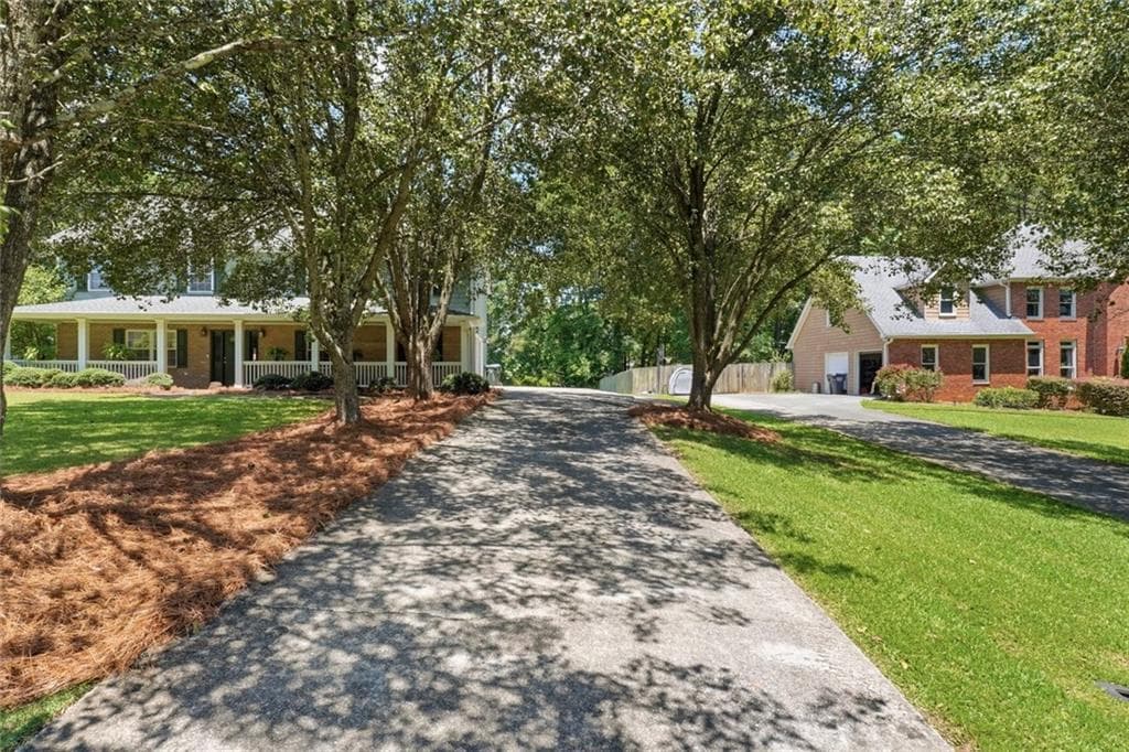 5 bedroom, 4 bathroom, 2,780 sq ft single family residence for sale at 2305 Brafton Court, Acworth, GA 30101 — photo 4