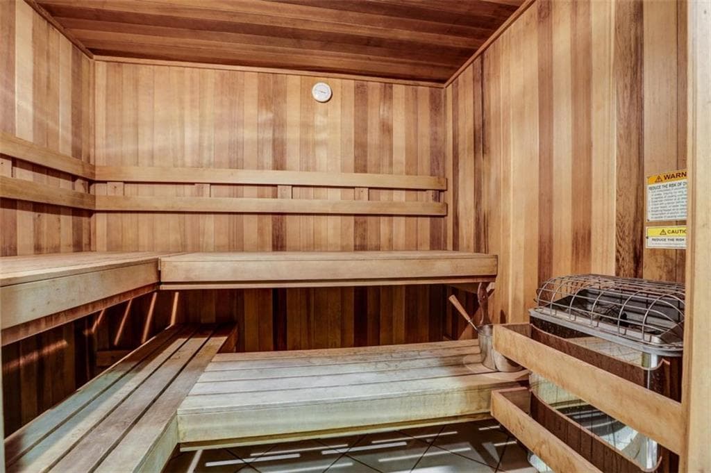 1 bedroom, 1 bathroom, 633 sq ft condominium for sale at 3040 Peachtree Road 210, Atlanta, GA 30305 — photo 6