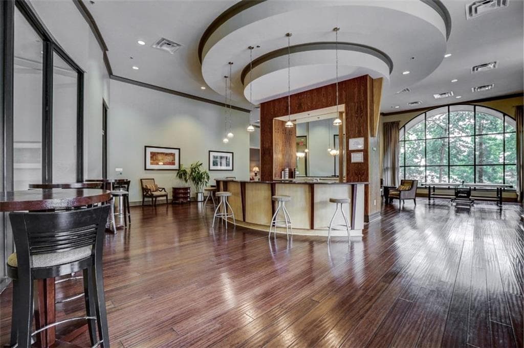 1 bedroom, 1 bathroom, 633 sq ft condominium for sale at 3040 Peachtree Road 210, Atlanta, GA 30305 — photo 8