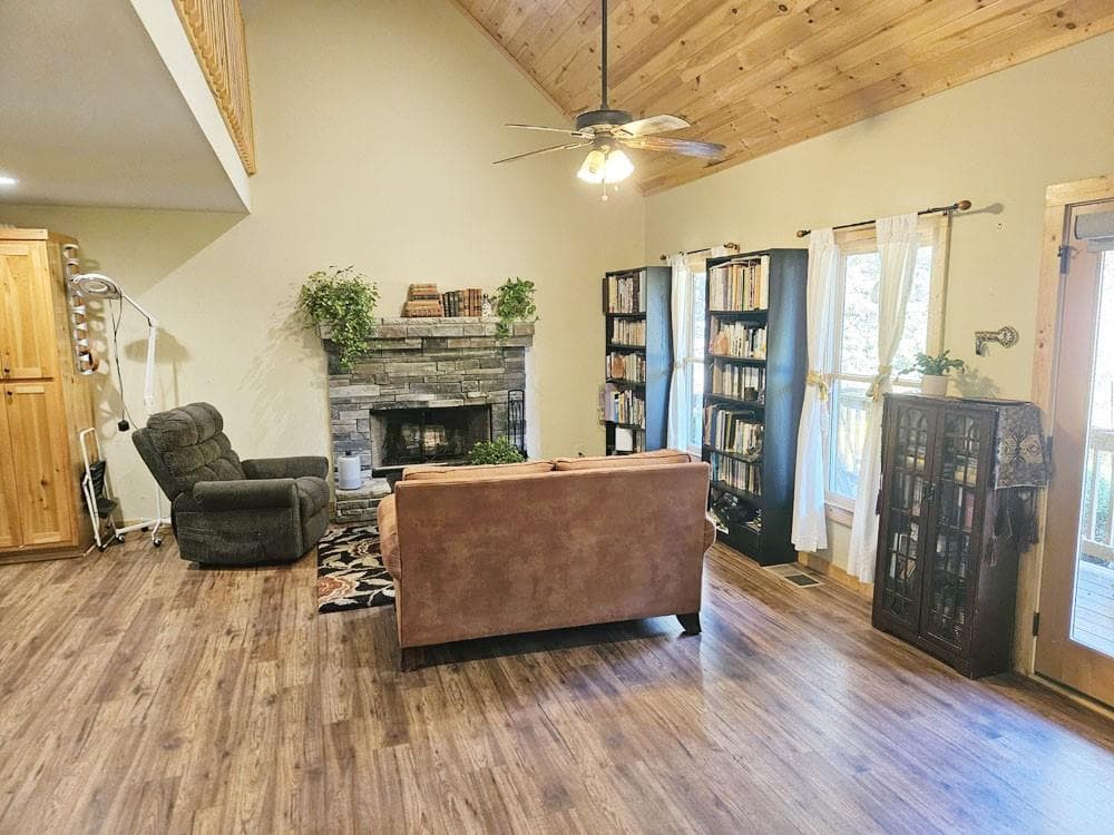 2 bedroom, 3 bathroom, 1,565 sq ft single family residence for sale at 34 Matthew Court, Dahlonega, GA 30533 — photo 3