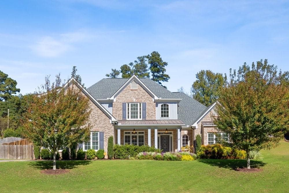 5 bedroom, 3 bathroom, 3,179 sq ft single family residence for sale at 4742 W Lakeshore Drive, Acworth, GA 30101