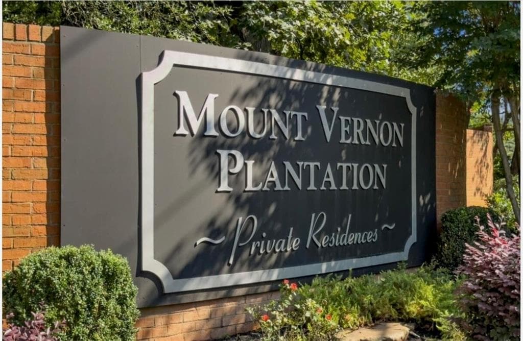 2 bedroom, 3 bathroom, 1,366 sq ft townhouse for rent at 110 Mount Vernon Circle, Sandy Springs, GA 30338 for $2,300 a month — photo 2