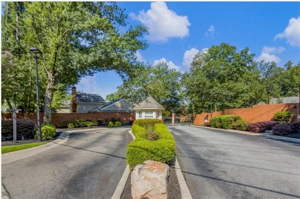 2 bedroom, 3 bathroom, 1,366 sq ft townhouse for rent at 110 Mount Vernon Circle, Sandy Springs, GA 30338 for $2,300 a month — photo 3