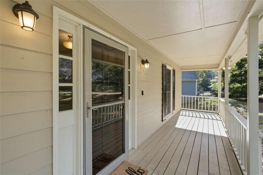 3 bedroom, 3 bathroom, 1,748 sq ft single family residence for sale at 3111 Lakepoint Circle, Acworth, GA 30102 — photo 5