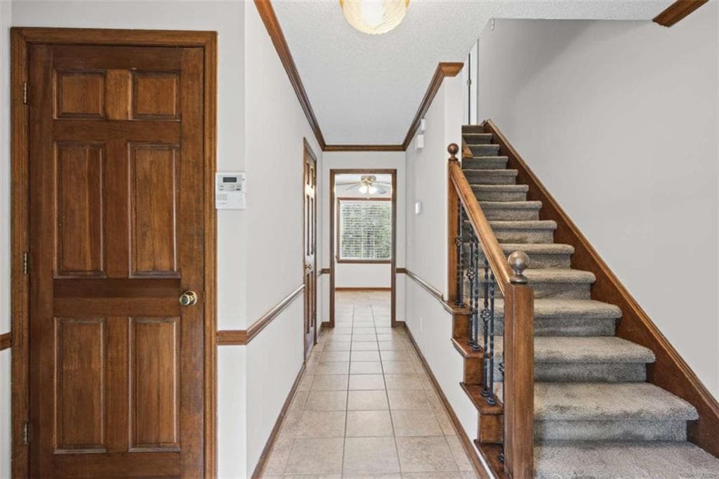 3 bedroom, 3 bathroom, 1,748 sq ft single family residence for sale at 3111 Lakepoint Circle, Acworth, GA 30102 — photo 6