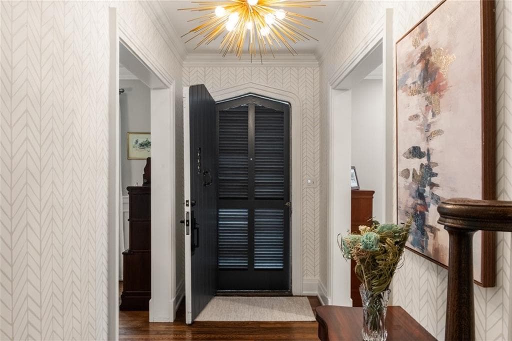 5 bedroom, 4 bathroom, 4,012 sq ft single family residence for sale at 3590 Ivy Road, Atlanta, GA 30342 — photo 10