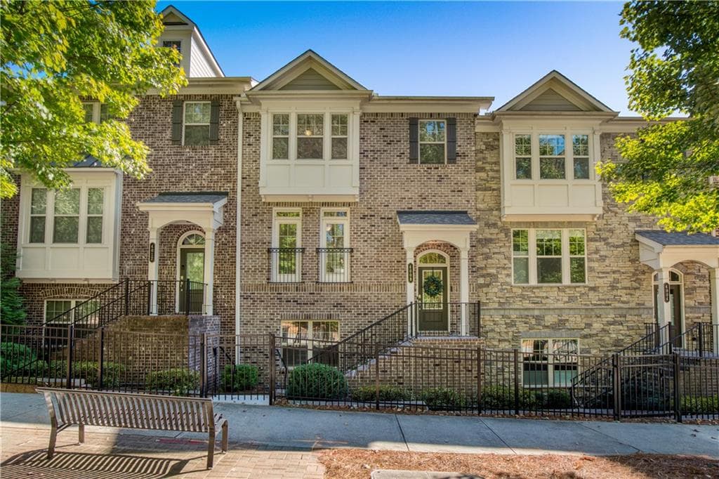 4 bedroom, 4 bathroom, 2,414 sq ft townhouse for sale at 4008 Townsend Lane, Dunwoody, GA 30346