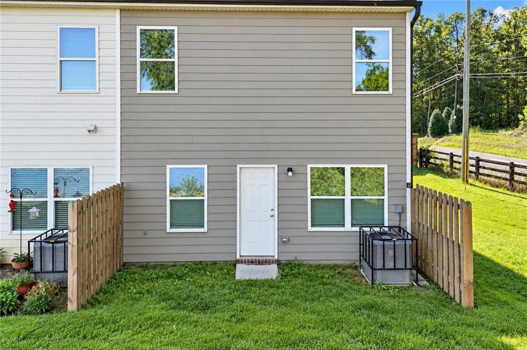 3 bedroom, 3 bathroom, 1,664 sq ft condominium for sale at 100 Brexley Drive, Calhoun, GA 30701 — photo 4