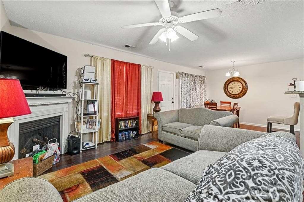 3 bedroom, 3 bathroom, 1,895 sq ft single family residence for sale at 5184 Hanover Street, College Park, GA 30349 — photo 2