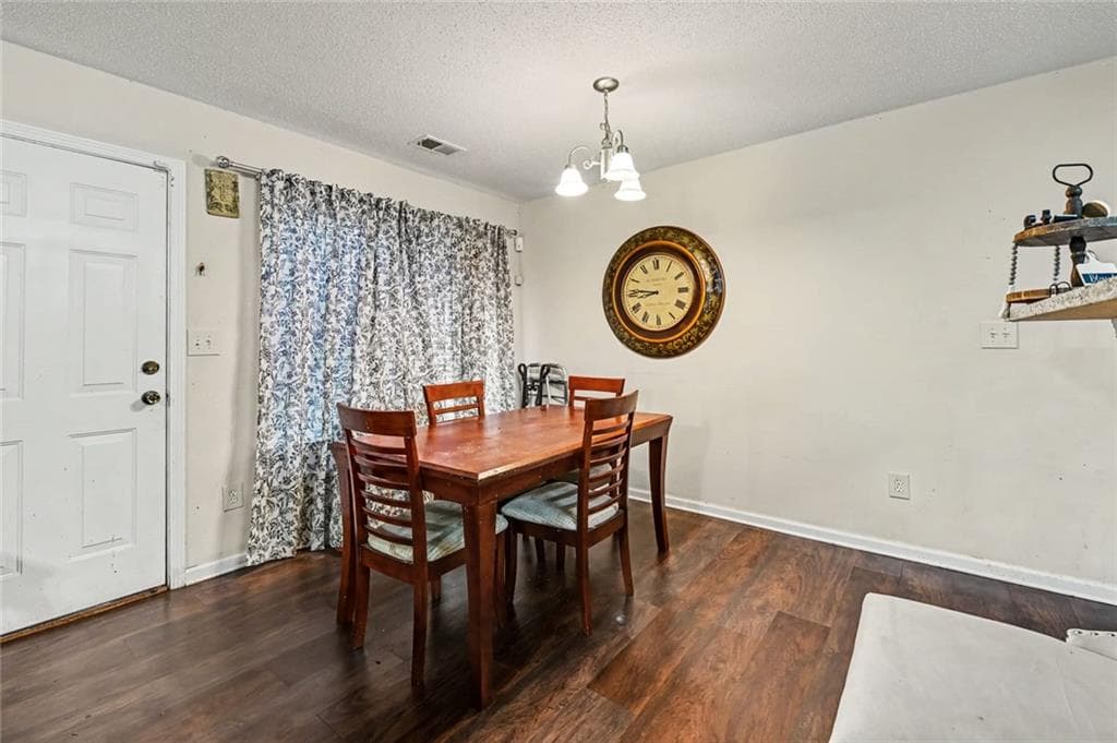 3 bedroom, 3 bathroom, 1,895 sq ft single family residence for sale at 5184 Hanover Street, College Park, GA 30349 — photo 3