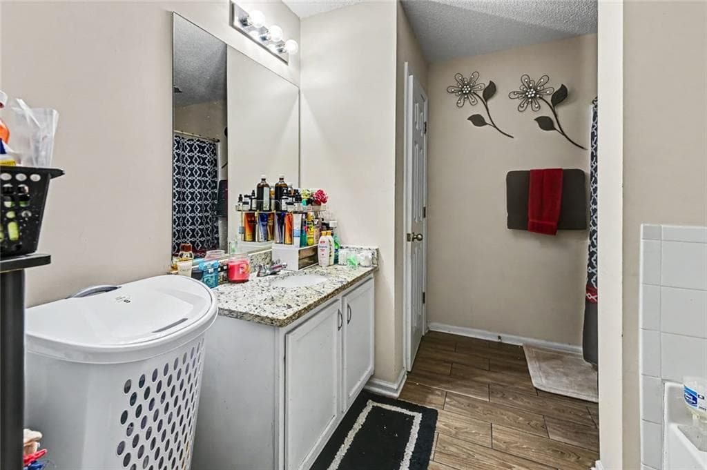 3 bedroom, 3 bathroom, 1,895 sq ft single family residence for sale at 5184 Hanover Street, College Park, GA 30349 — photo 6