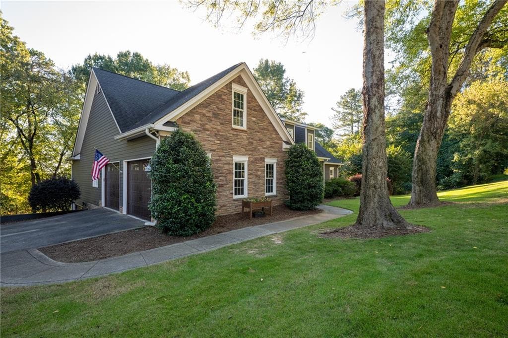 4 bedroom, 4 bathroom, 4,061 sq ft single family residence for sale at 132 Victory Drive, Calhoun, GA 30701 — photo 6
